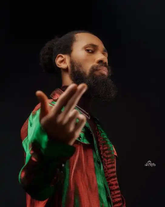 Phyno – Never