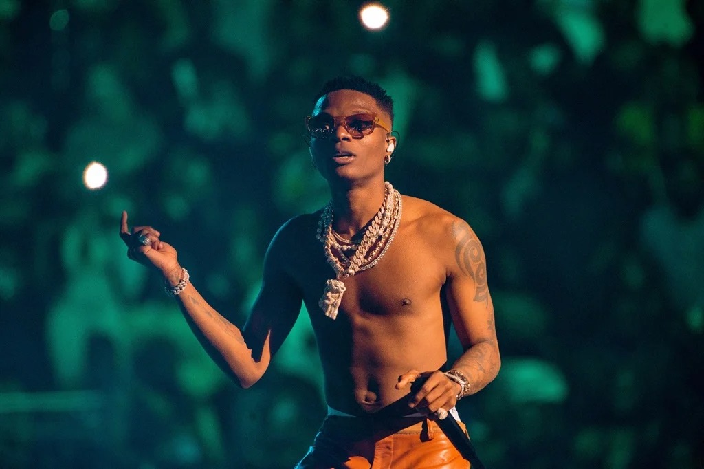 Wizkid-Girls-Around-Me-Ft.-Naira(Lyrics)