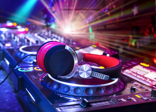 How to become a DJ: Everything you need to know and Benefits